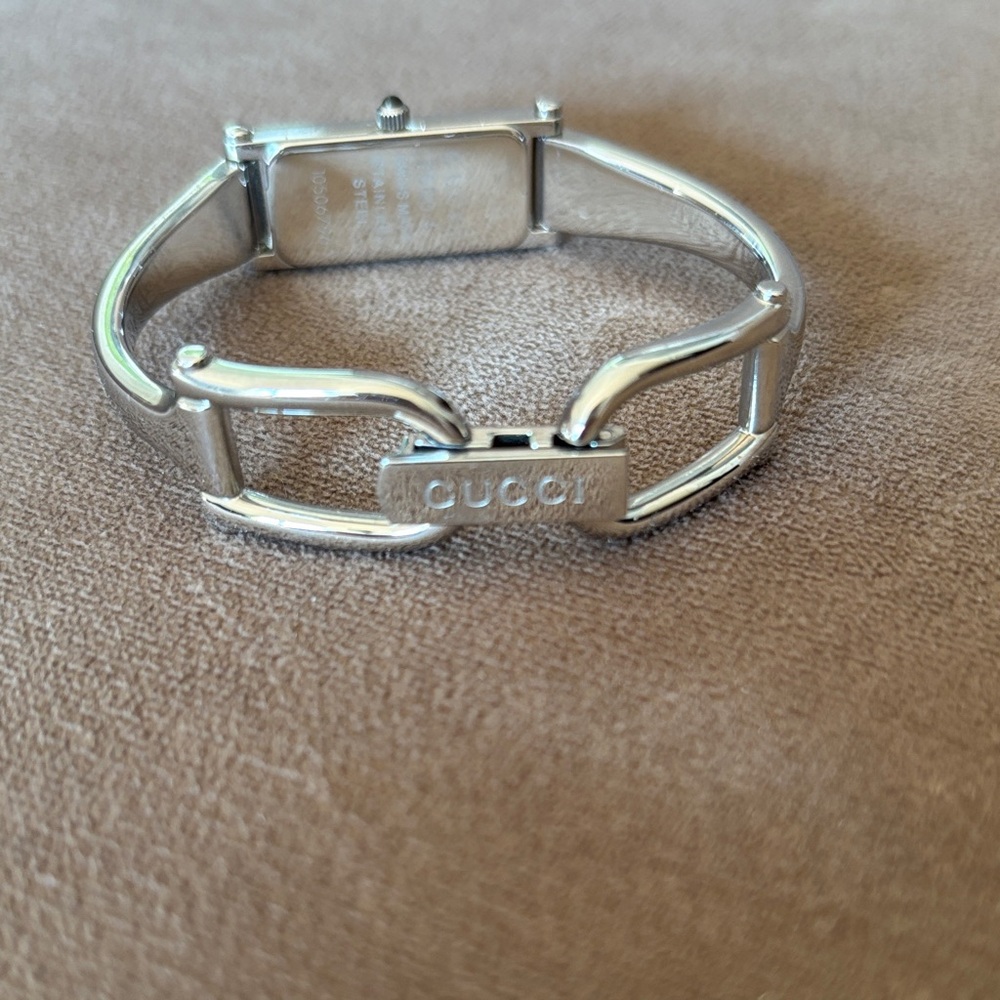 Gucci Silver Watch with Multicolor Dial - Picture 2 of 7